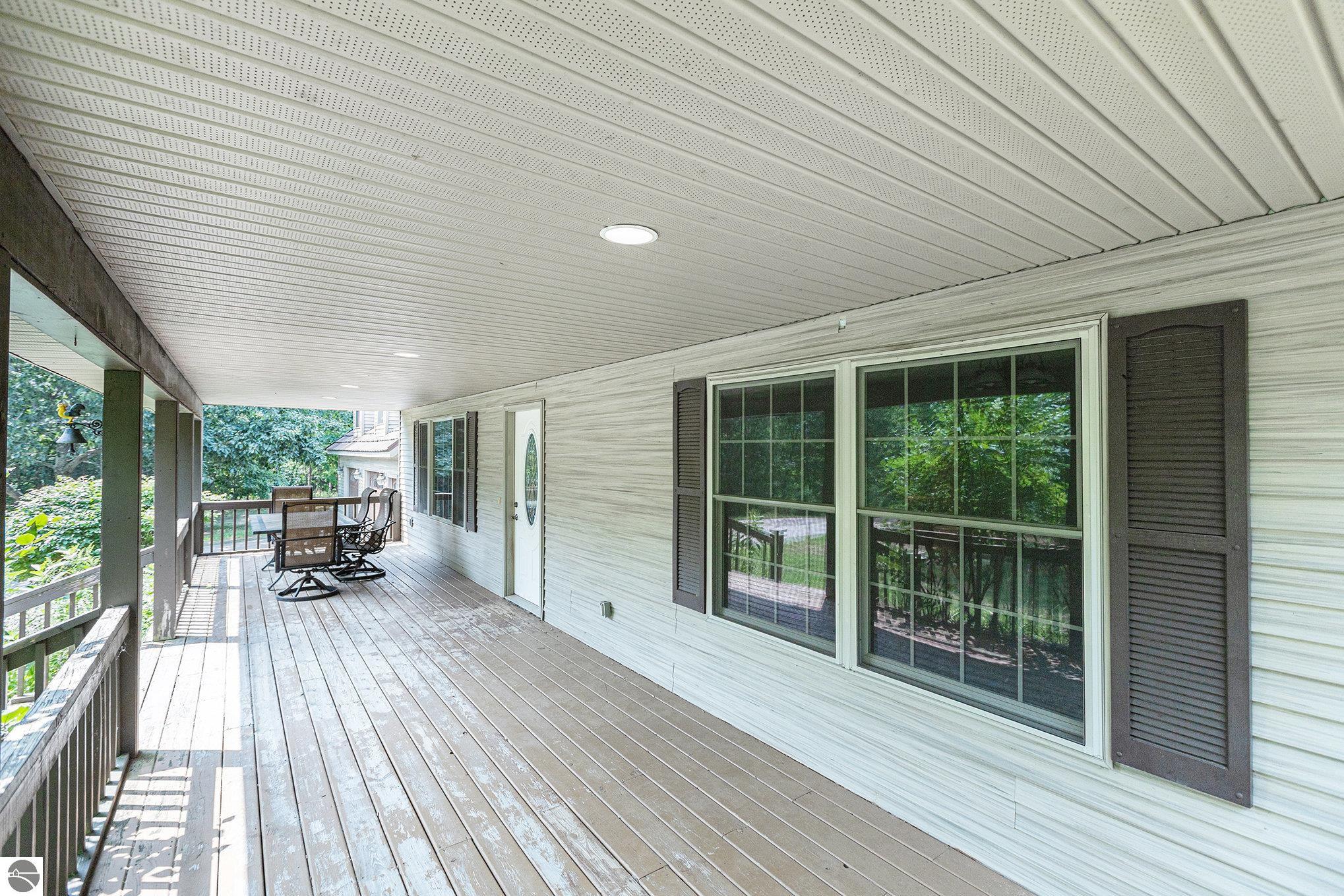 Copemish, Michigan 49625, United States, 3 Bedrooms Bedrooms, ,4 BathroomsBathrooms,Residential,Pending,180350