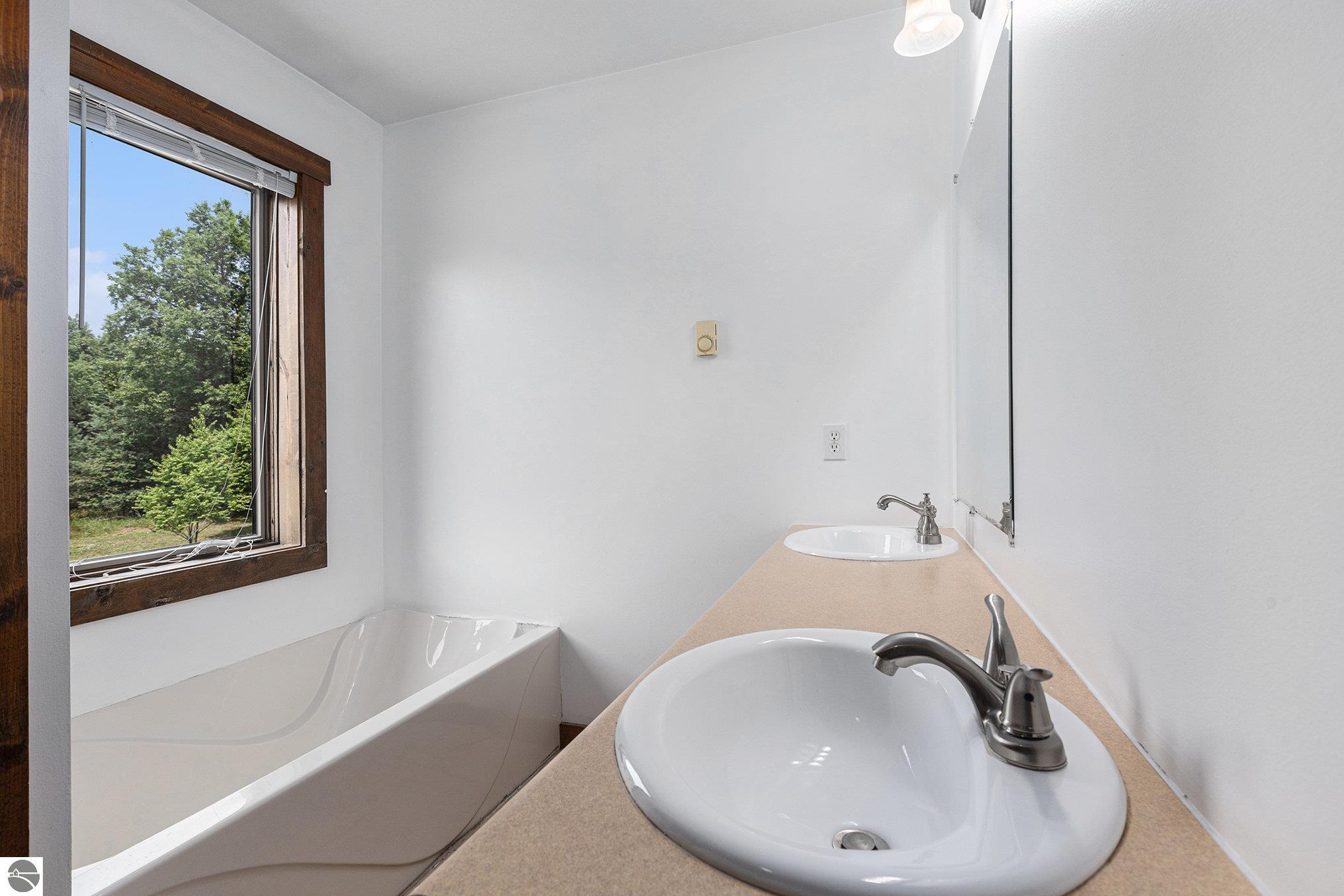 Copemish, Michigan 49625, United States, 3 Bedrooms Bedrooms, ,4 BathroomsBathrooms,Residential,Pending,180350