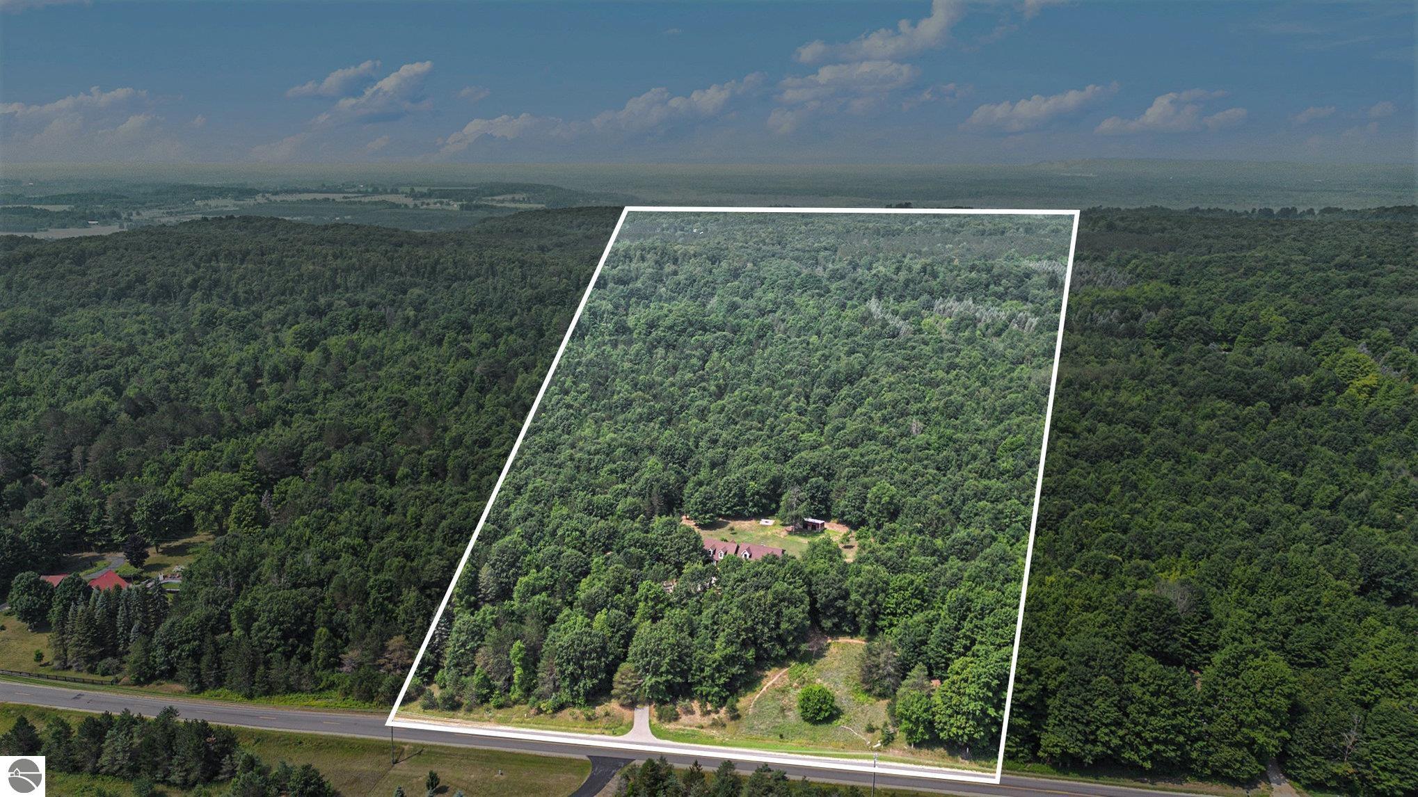 Copemish, Michigan 49625, United States, 3 Bedrooms Bedrooms, ,4 BathroomsBathrooms,Residential,Pending,180350