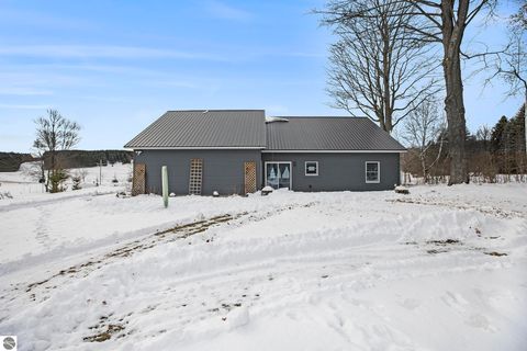 Tiny photo for 23736 110th Avenue, Tustin, MI 49688 (MLS # 1941297)