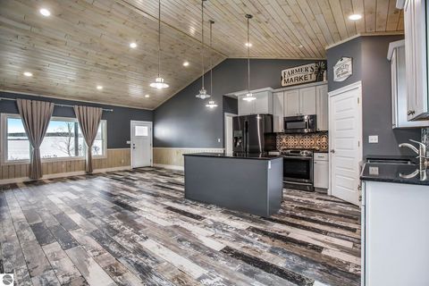 Tiny photo for 23736 110th Avenue, Tustin, MI 49688 (MLS # 1941297)