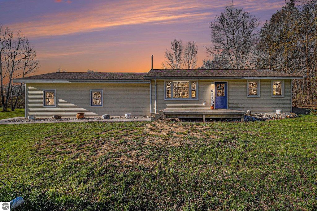 Photo of 4507 Maidens Road, Onekama, MI 49675 (MLS # 1939634)