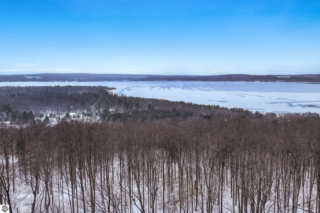 Photo of 7 Connemara Drive, Boyne City, MI 49712 (MLS # 1930344)