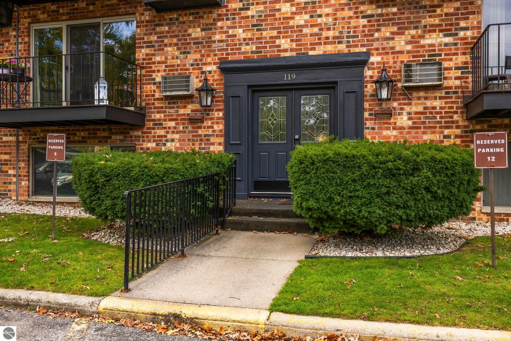 Photo of 119 Fair Street #5, Traverse City, MI 49686 (MLS # 1939724)