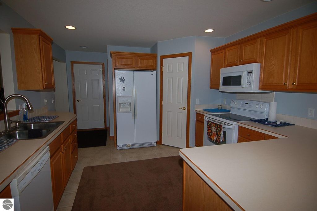 Photo of 3112 Gaslight Drive, Bay City, MI 48706 (MLS # 1938765)