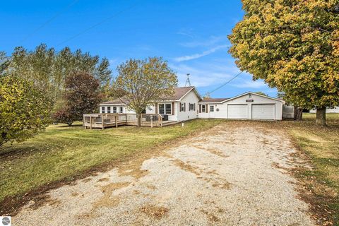 Photo of 8142 W 32 Road, Harrietta, MI 49638 (MLS # 1939769)