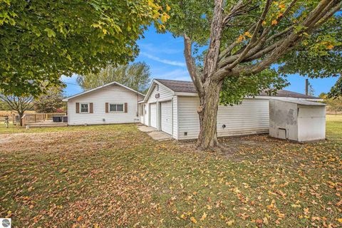Tiny photo for 8142 W 32 Road, Harrietta, MI 49638 (MLS # 1939769)