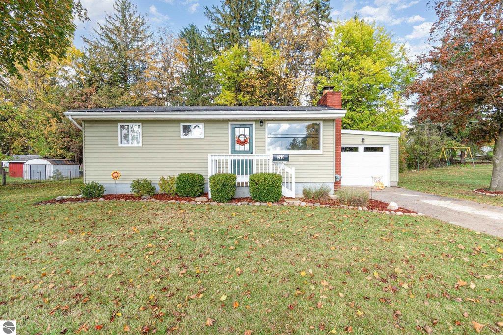 Photo for 520 Orchard, Alma, MI 48801 (MLS # 1939838)