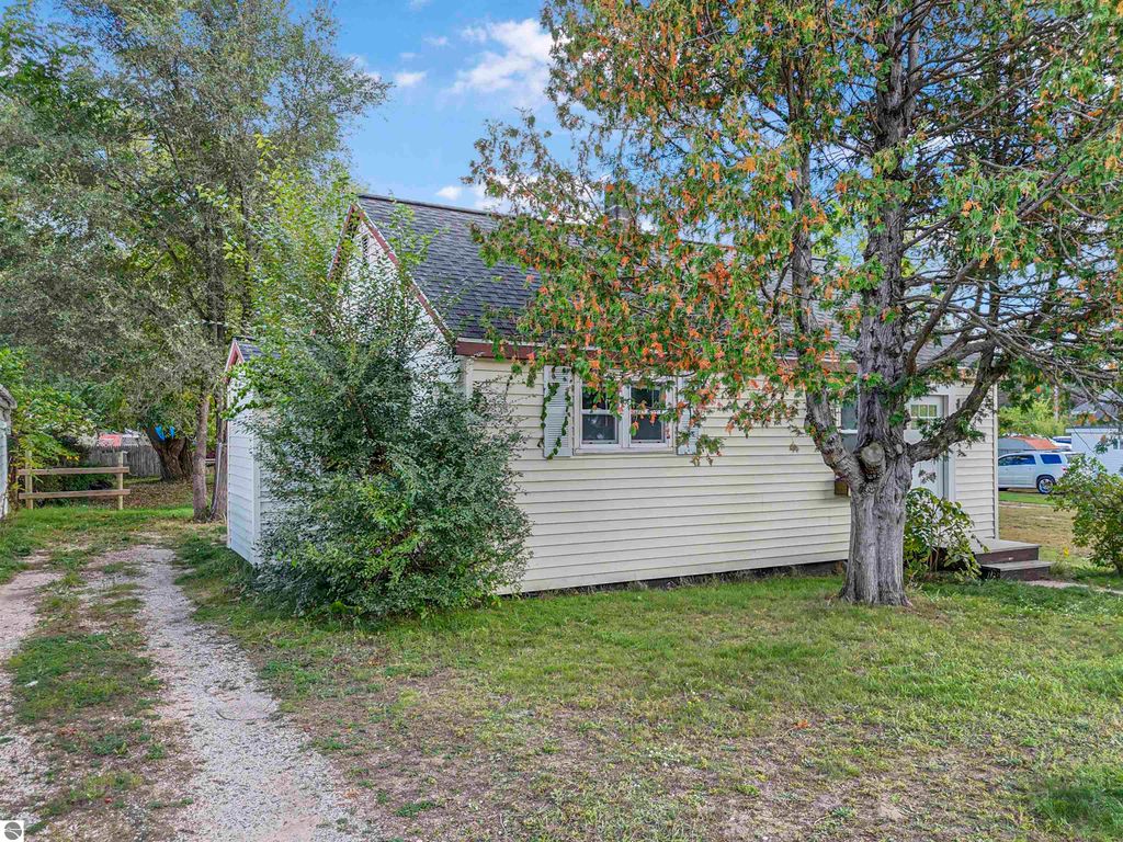 Photo of 414 Donnelly Street, Cadillac, MI 49601 (MLS # 1939122)