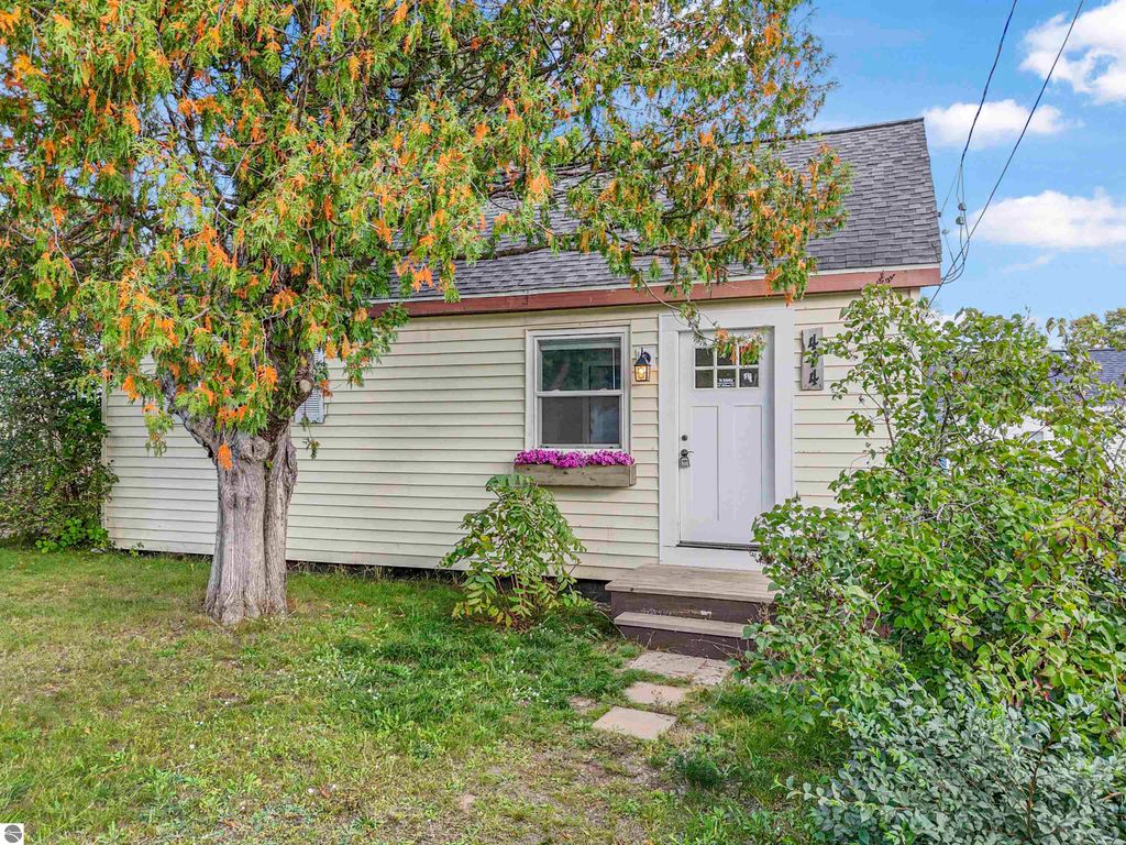 Photo of 414 Donnelly Street, Cadillac, MI 49601 (MLS # 1939122)