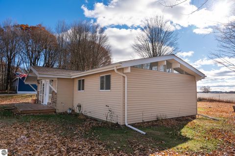 Tiny photo for 1053 Circle Drive, Lake Isabella, MI 48893 (MLS # 1940882)