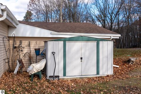 Tiny photo for 1053 Circle Drive, Lake Isabella, MI 48893 (MLS # 1940882)