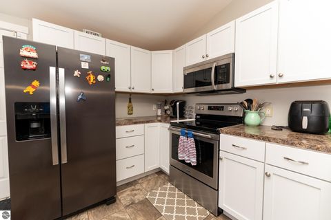 Tiny photo for 1053 Circle Drive, Lake Isabella, MI 48893 (MLS # 1940882)