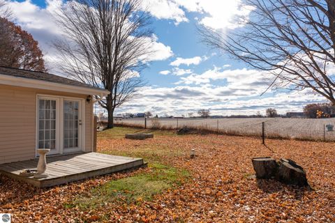 Tiny photo for 1053 Circle Drive, Lake Isabella, MI 48893 (MLS # 1940882)