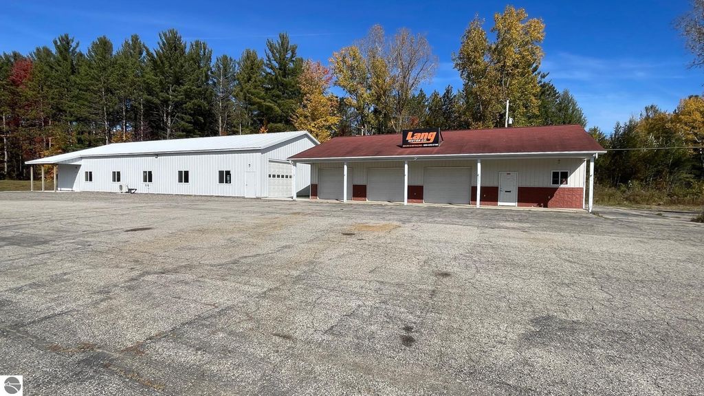 Photo of 3331 N M-18, Beaverton, MI 48612 (MLS # 1928889)
