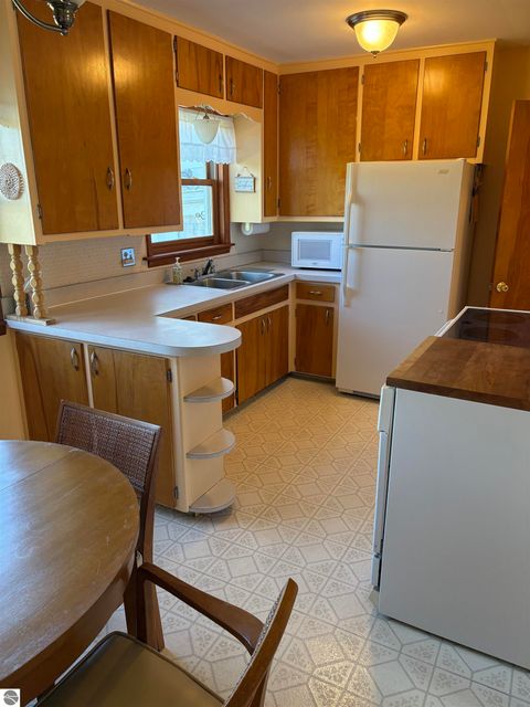 Tiny photo for 1618 Loraine Avenue, Lansing, MI 48910 (MLS # 1939995)