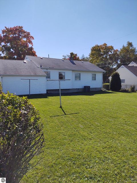 Tiny photo for 1618 Loraine Avenue, Lansing, MI 48910 (MLS # 1939995)