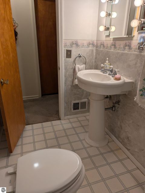 Tiny photo for 1618 Loraine Avenue, Lansing, MI 48910 (MLS # 1939995)