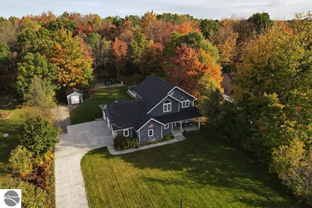 Photo of 10824 W Kelly Road, Lake City, MI 49651 (MLS # 1939452)