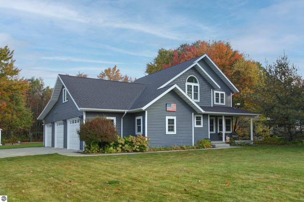 Photo of 10824 W Kelly Road, Lake City, MI 49651 (MLS # 1939452)