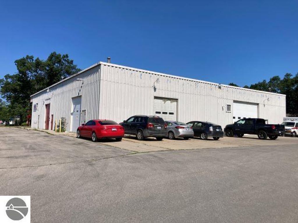 Photo of 1237 Hastings Street, Traverse City, MI 49686 (MLS # 1934047)