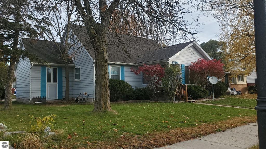Photo of 1710 W Broadway, Mt Pleasant, MI 48858 (MLS # 1940183)