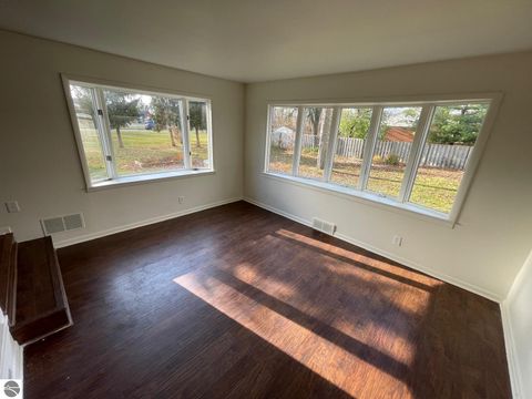 Tiny photo for 3217 Jefferson Ave, Midland, MI 48640 (MLS # 1940552)
