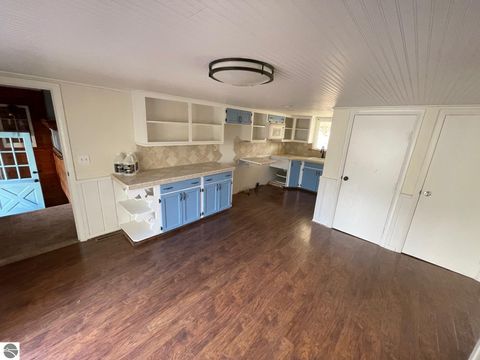 Tiny photo for 3217 Jefferson Ave, Midland, MI 48640 (MLS # 1940552)