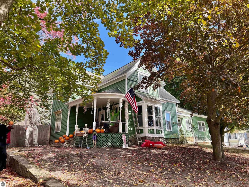 Photo of 204 N Carland Street, Marion, MI 49665 (MLS # 1939764)