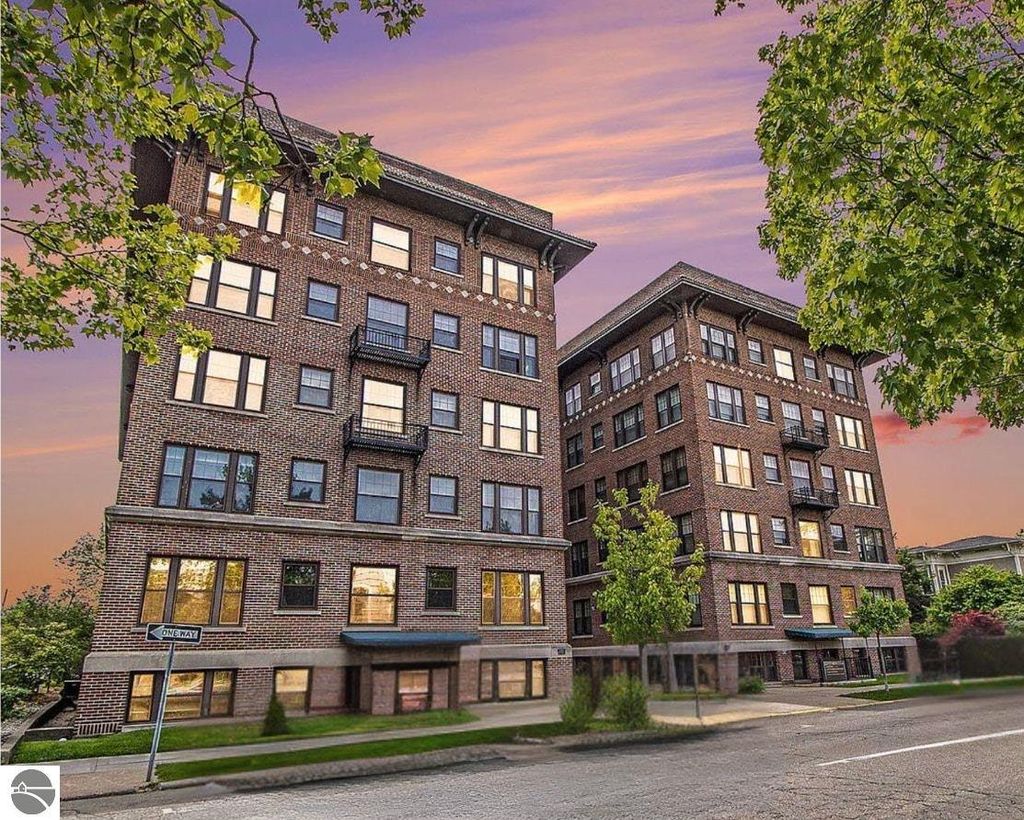 Photo of 471 W South Street #105, Kalamazoo, MI 49007 (MLS # 1940173)