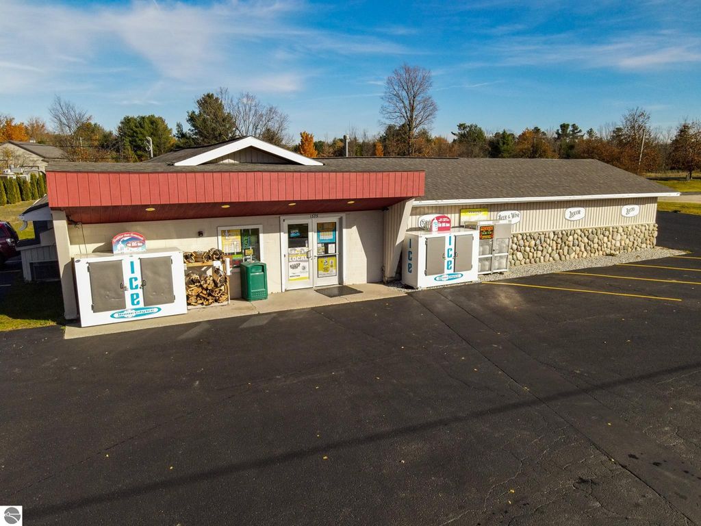 Photo of 1375 West Bay Shore Drive, Suttons Bay, MI 49682 (MLS # 1940422)