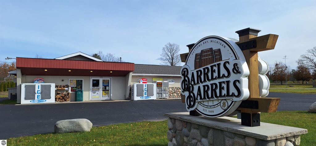 Photo of 1375 West Bay Shore Drive, Suttons Bay, MI 49682 (MLS # 1940422)