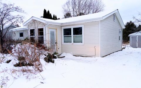 Photo of 609 Ash Street, Elk Rapids, MI 49629 (MLS # 1941094)
