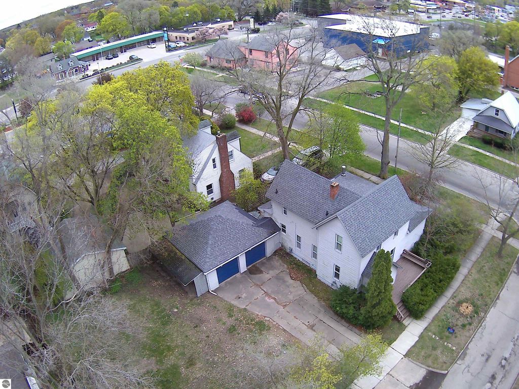 Photo of 429 S Arnold, Mt Pleasant, MI 48858 (MLS # 1932999)