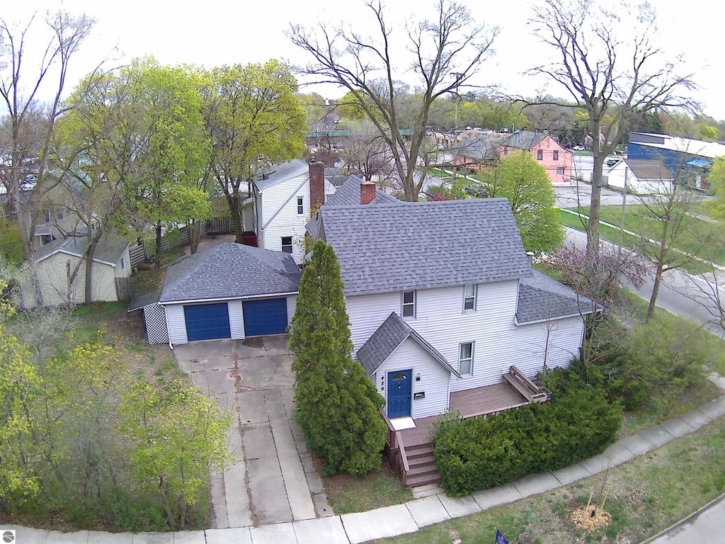 Photo of 429 S Arnold, Mt Pleasant, MI 48858 (MLS # 1932999)