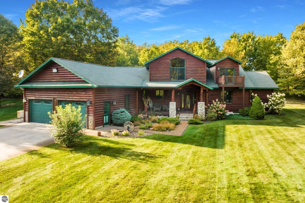 Photo of 3550 Donna Lane, Cadillac, MI 49601 (MLS # 1938969)