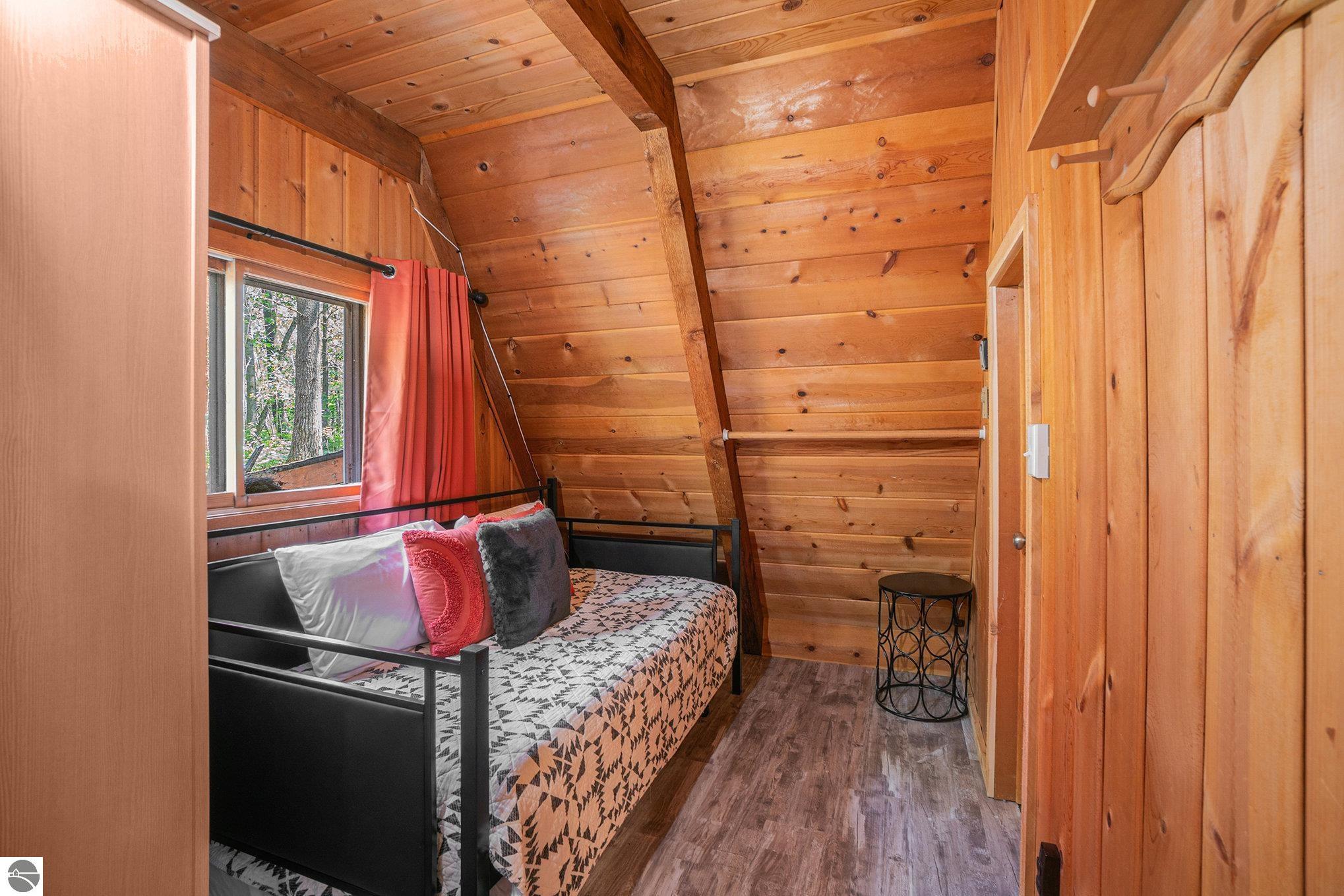 Gaylord, Michigan 49735, United States, 2 Bedrooms Bedrooms, ,1 BathroomBathrooms,Residential,Pending,180993