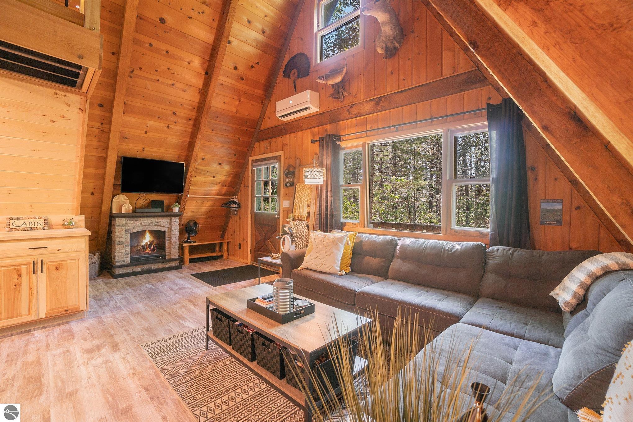 Gaylord, Michigan 49735, United States, 2 Bedrooms Bedrooms, ,1 BathroomBathrooms,Residential,Pending,180993