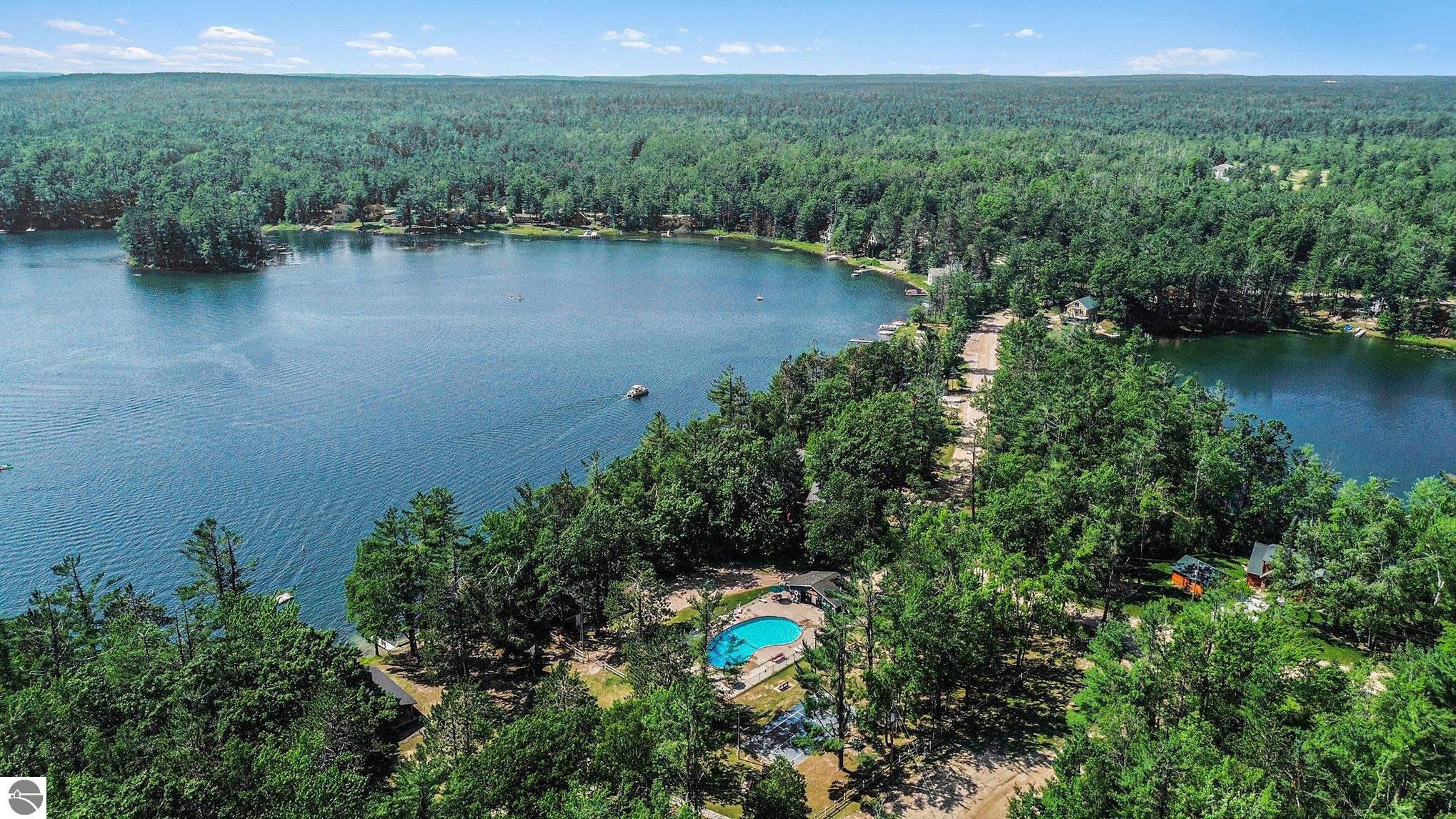 Gaylord, Michigan 49735, United States, 2 Bedrooms Bedrooms, ,1 BathroomBathrooms,Residential,Pending,180993