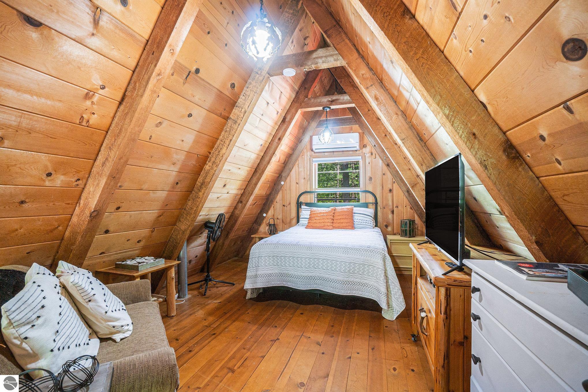 Gaylord, Michigan 49735, United States, 2 Bedrooms Bedrooms, ,1 BathroomBathrooms,Residential,Pending,180993