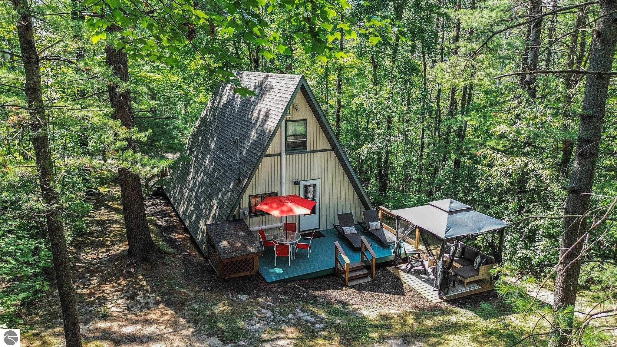 Gaylord, Michigan 49735, United States, 2 Bedrooms Bedrooms, ,1 BathroomBathrooms,Residential,Pending,180993