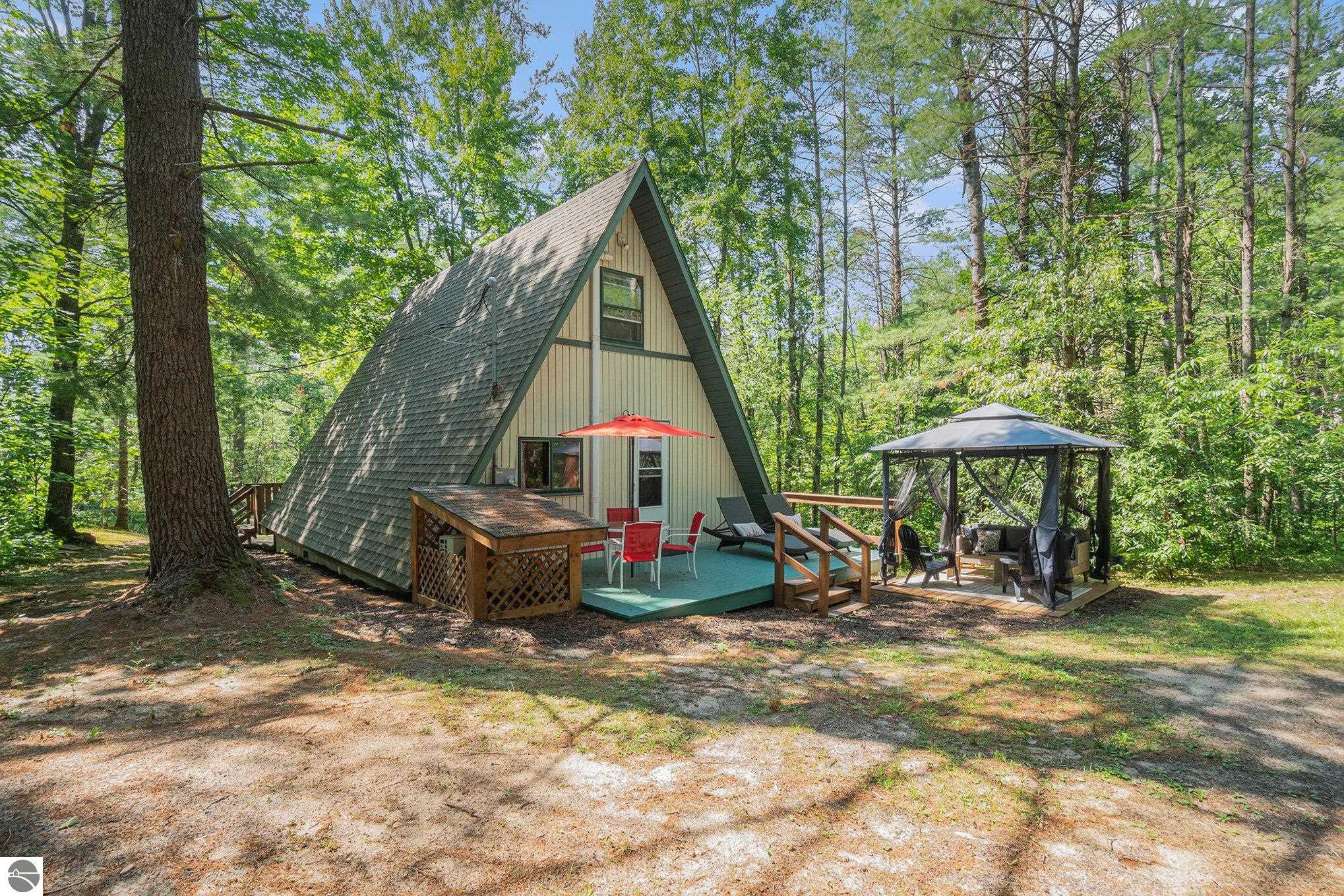 Gaylord, Michigan 49735, United States, 2 Bedrooms Bedrooms, ,1 BathroomBathrooms,Residential,Pending,180993