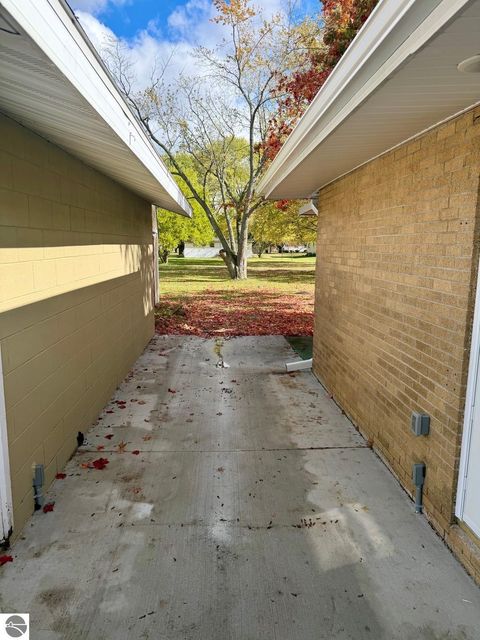 Tiny photo for 324 N 4th Street, Shepherd, MI 48883 (MLS # 1939994)