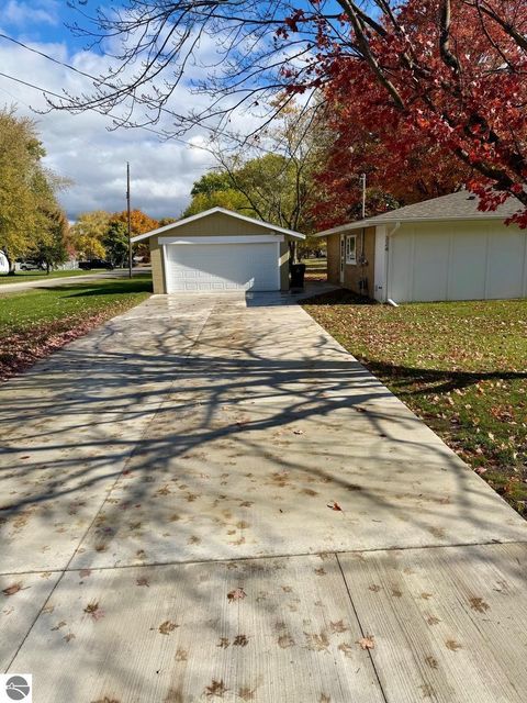 Tiny photo for 324 N 4th Street, Shepherd, MI 48883 (MLS # 1939994)