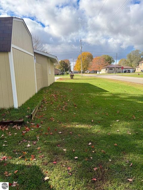 Tiny photo for 324 N 4th Street, Shepherd, MI 48883 (MLS # 1939994)