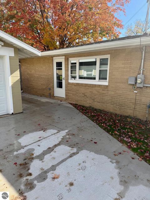 Tiny photo for 324 N 4th Street, Shepherd, MI 48883 (MLS # 1939994)