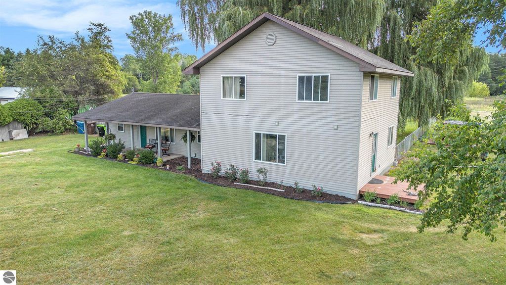 Photo of 4832 N Dickenson Road, Coleman, MI 48618 (MLS # 1937912)