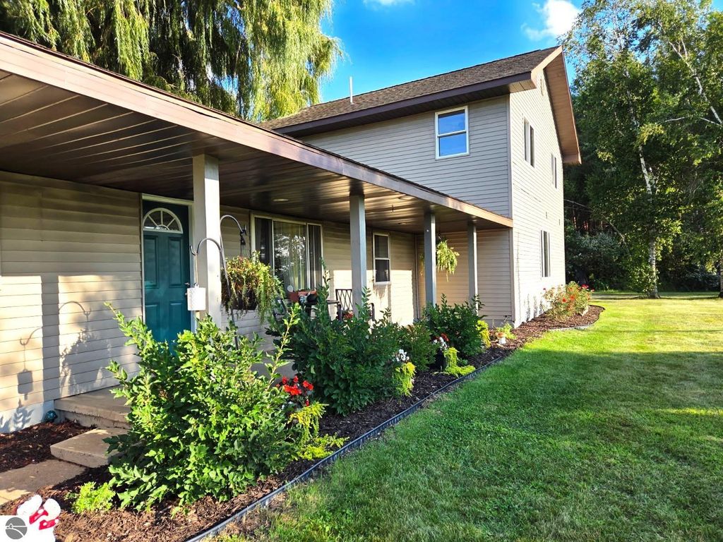 Photo of 4832 N Dickenson Road, Coleman, MI 48618 (MLS # 1937912)