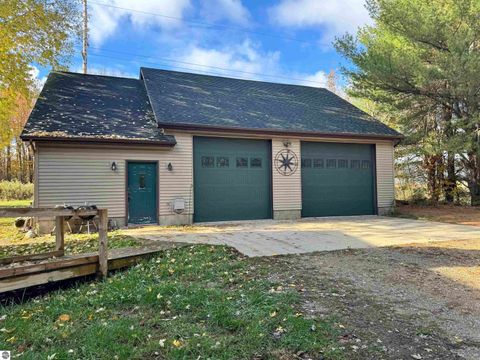 Tiny photo for 2451 W Deerfield Road, Mt Pleasant, MI 48622 (MLS # 1940236)