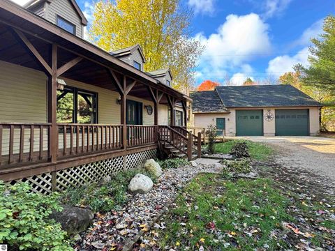 Photo of 2451 W Deerfield Road, Mt Pleasant, MI 48622 (MLS # 1940236)